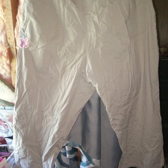 Women's Capri  Pants - Picture 1 of 4